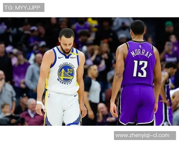 库里场上这一举动引发球迷热议 引爆社交媒体评论区